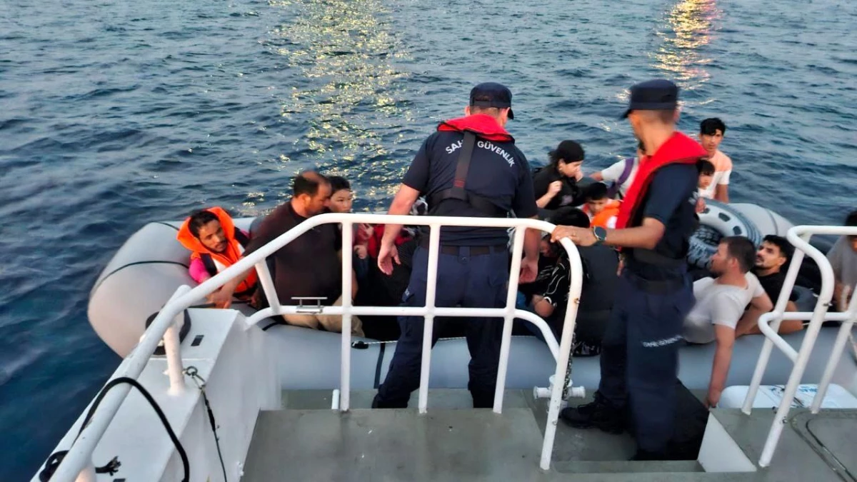 Ayvalık’ta 11’i çocuk 30 düzensiz göçmen yakalandı